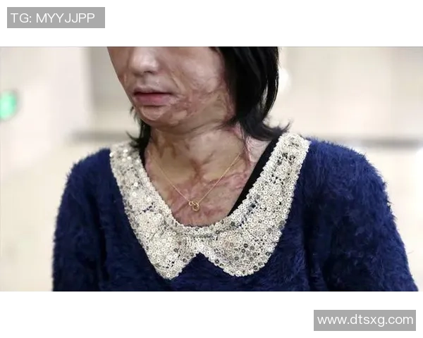 足球明星光环背后的隐秘代价与心理创伤探讨 足球明星光环背后的隐秘代价与心理创伤探讨